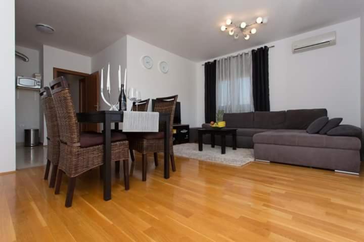 Apartman Mila Kaštela Zewnętrze zdjęcie